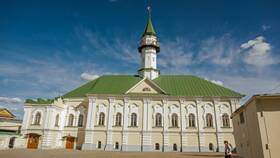 Как называется татарский аналог Макдональдса в Лазурит