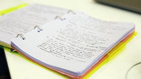 С чем связано появление кредитных денег в Лазурит